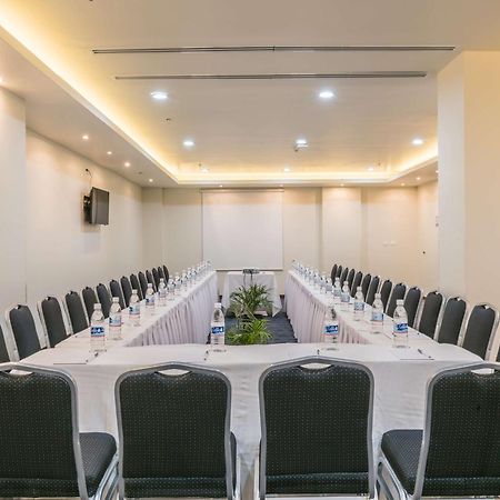 Hampton Inn & Suites By Hilton Salamanca Bajio Exterior foto
