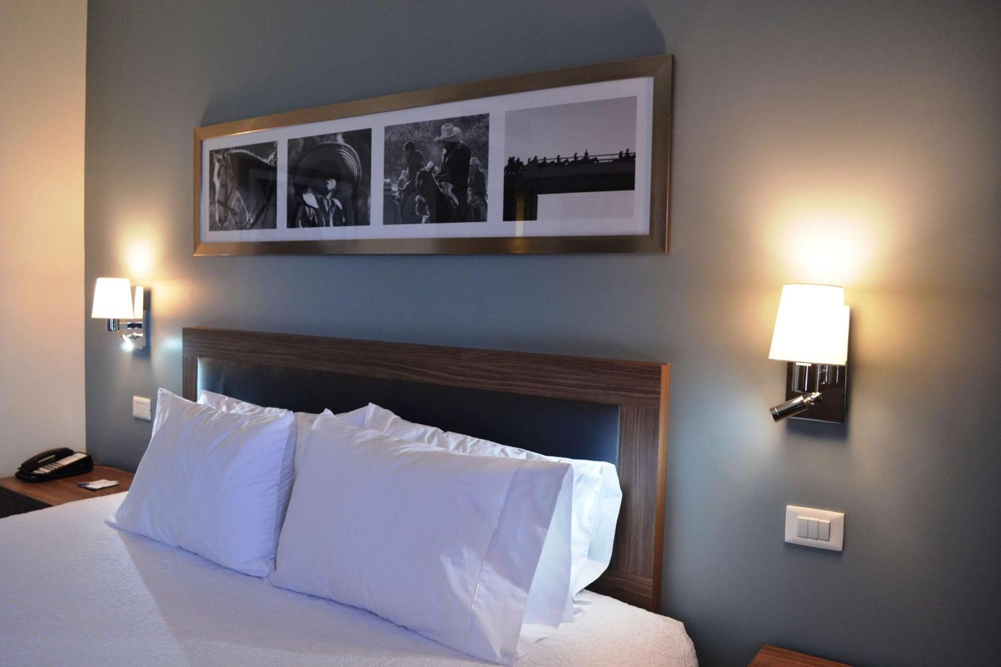 Hampton Inn & Suites By Hilton Salamanca Bajio Exterior foto