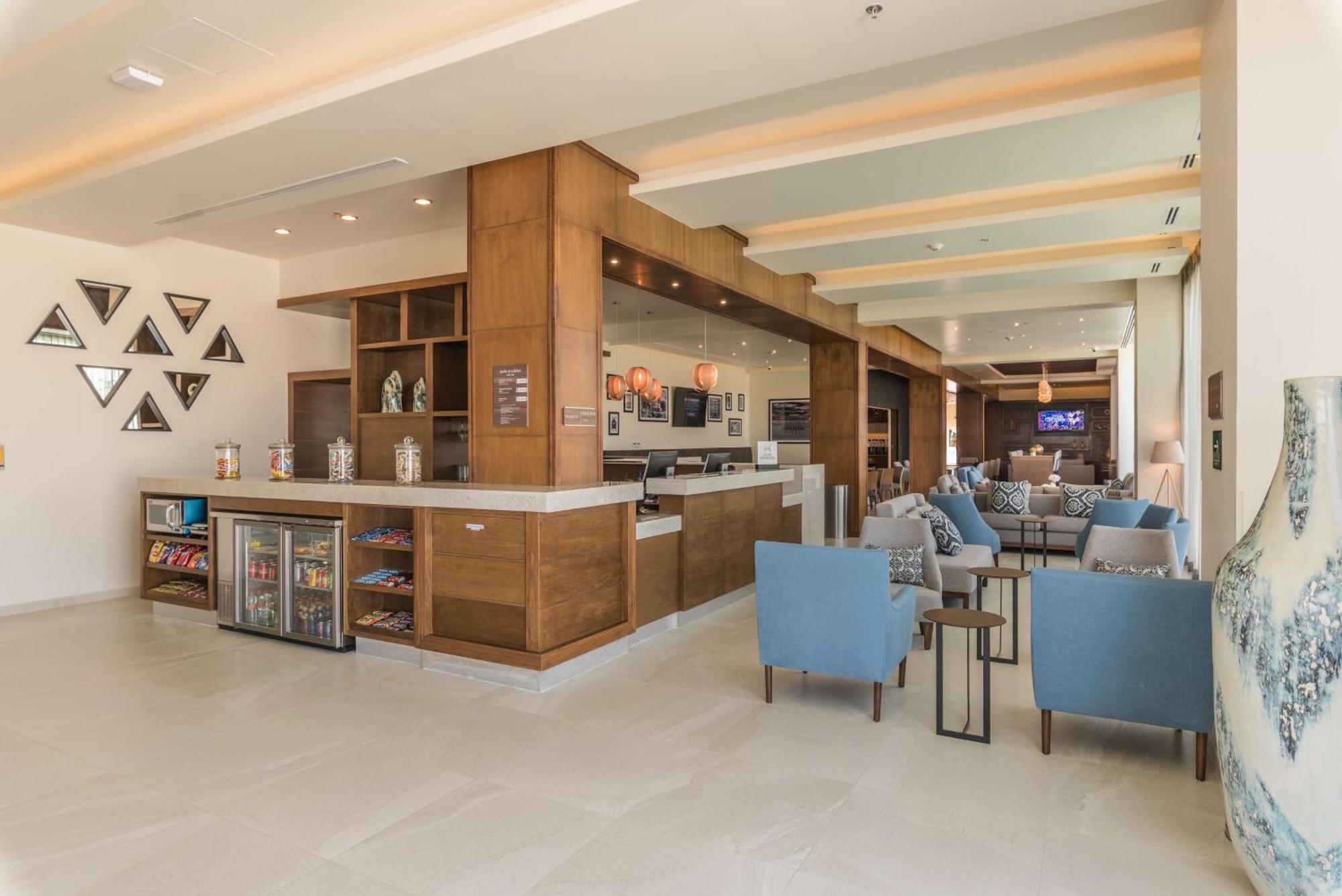 Hampton Inn & Suites By Hilton Salamanca Bajio Exterior foto
