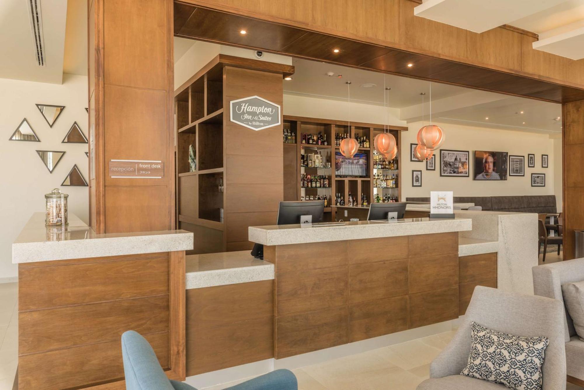 Hampton Inn & Suites By Hilton Salamanca Bajio Exterior foto