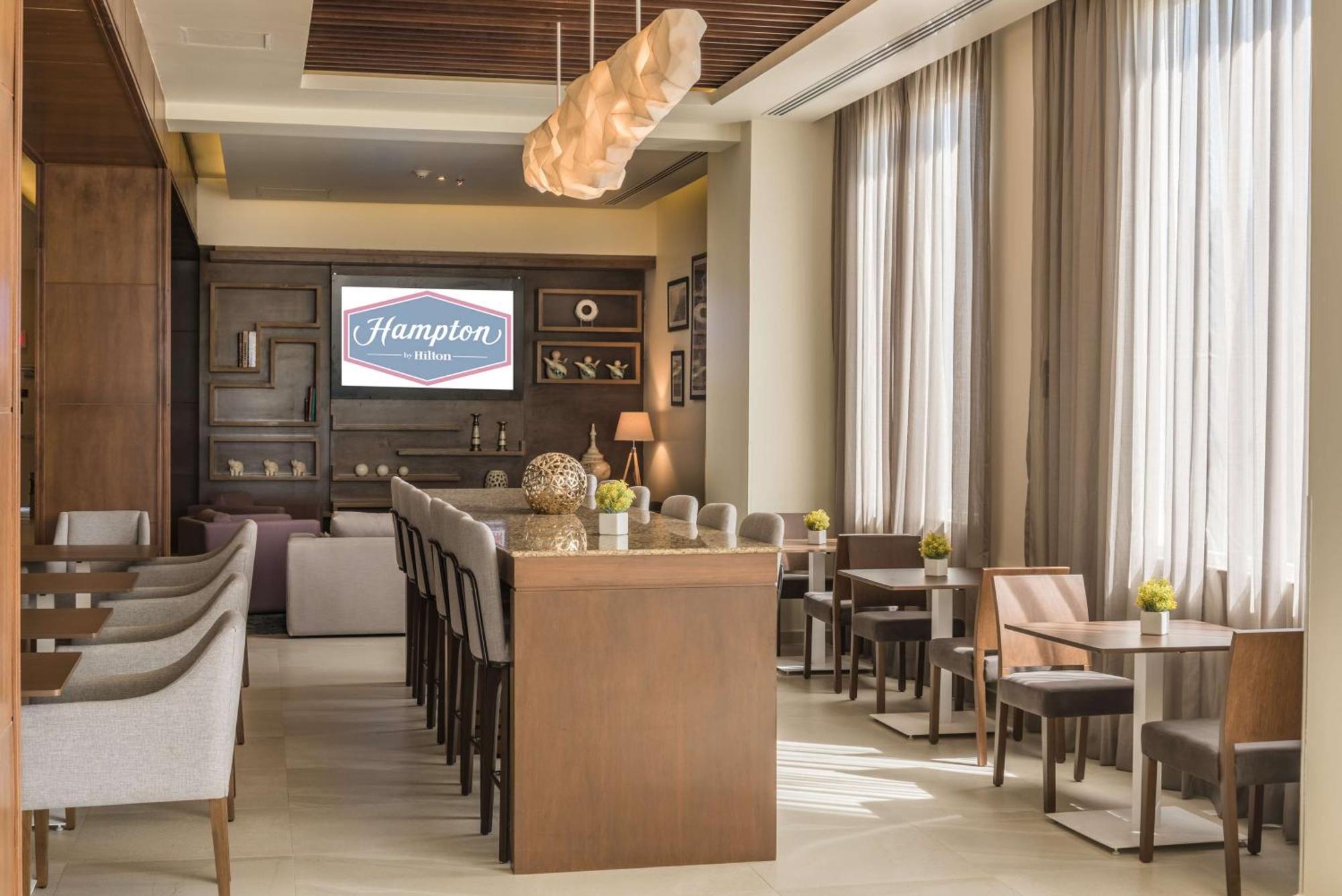 Hampton Inn & Suites By Hilton Salamanca Bajio Exterior foto