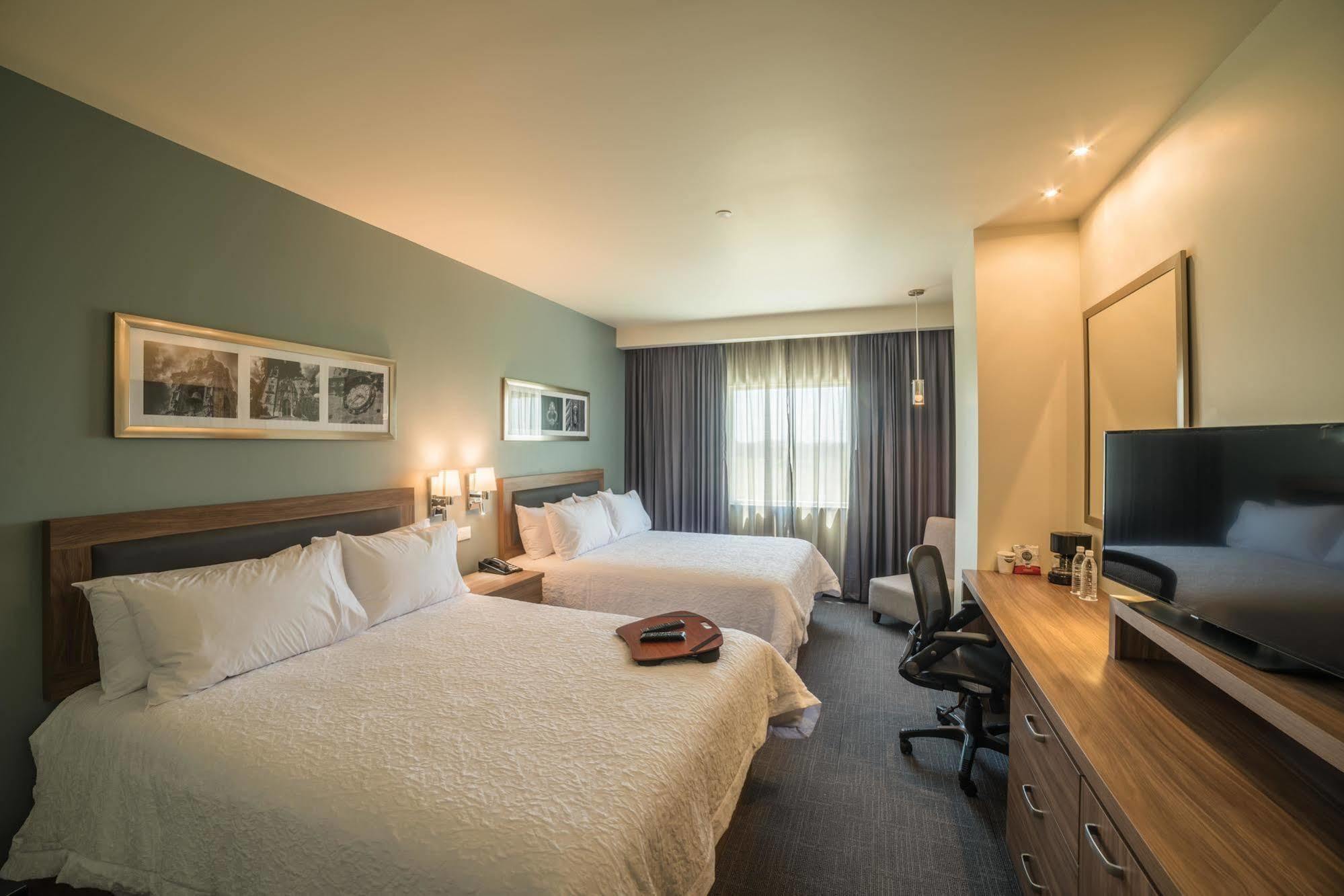Hampton Inn & Suites By Hilton Salamanca Bajio Exterior foto